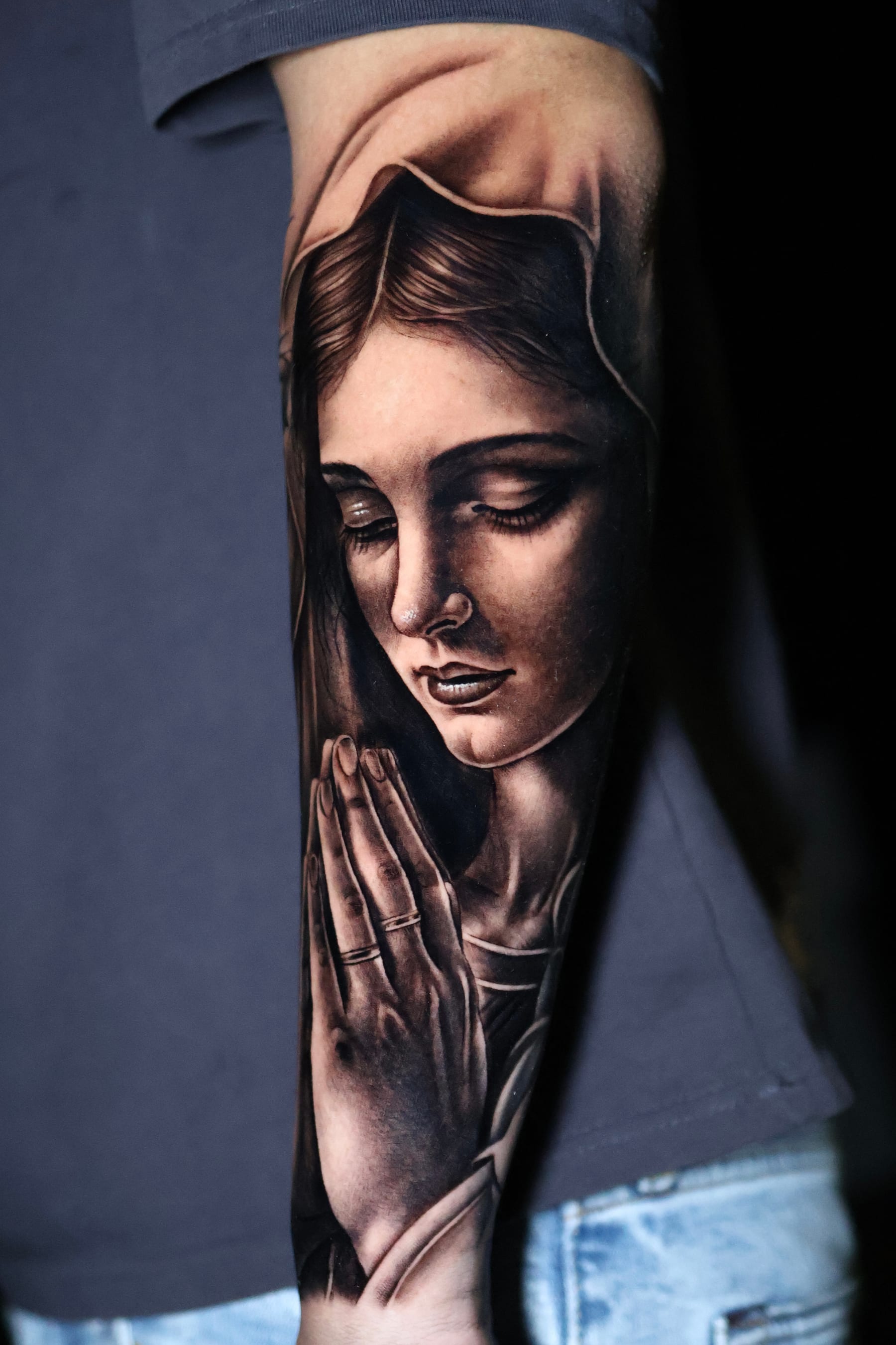 Black & Grey — Andres Almanza — Loyalty Tattoo Montréal